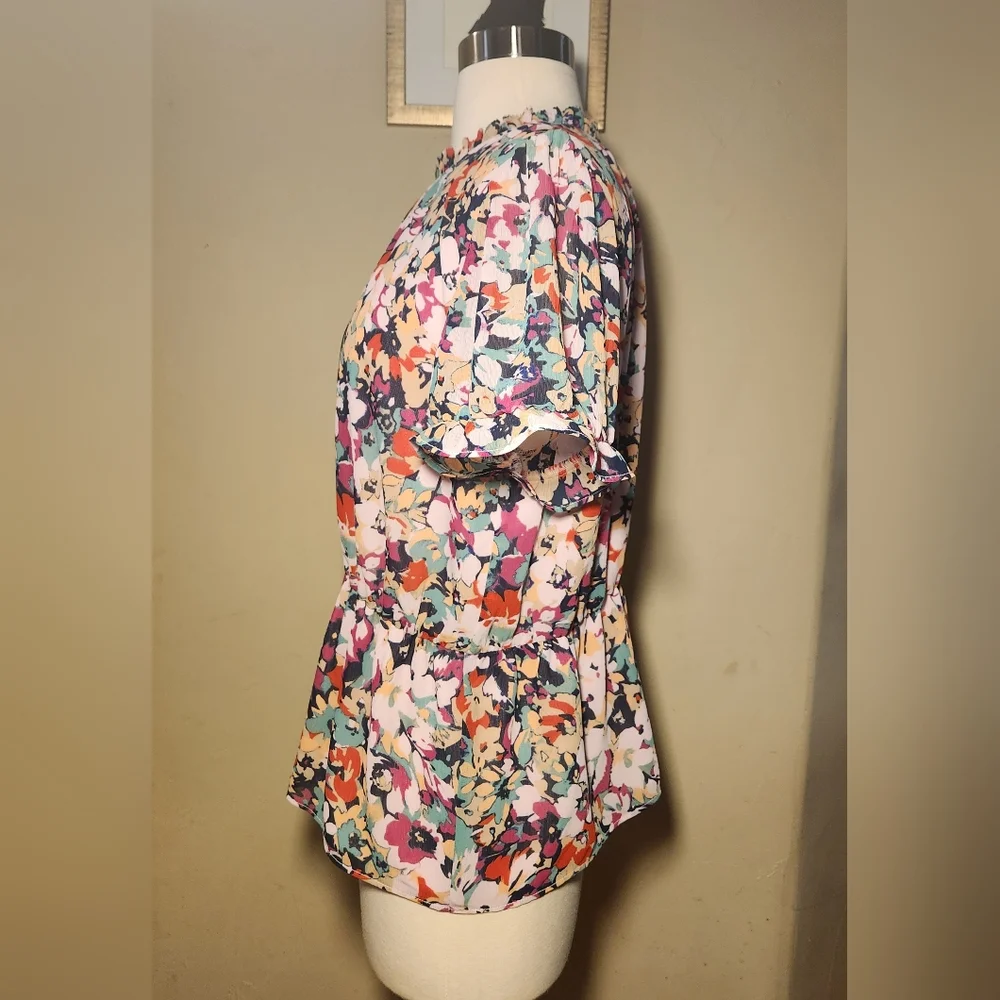 J. Crew Women's Floral Print Women's Short Sleeve Top Size Medium‎